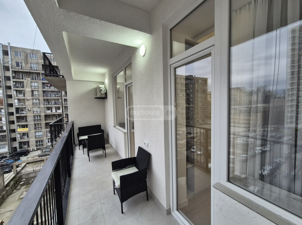 იყიდება 2 ოთახიანი ბინა საბურთალოზე